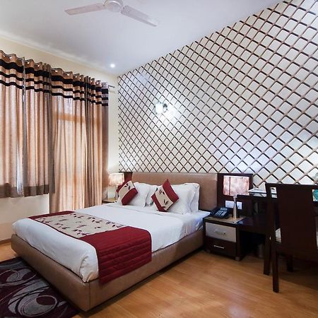 Imperial Apartments Huda City Gurgaon Eksteriør bilde